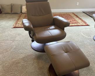 	#55	Contemporary Home Living  swivel recliner	 $200.00 				