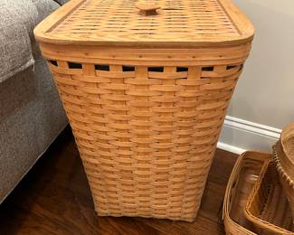 	#18	Longaberger hamper with lid 17x22	 SOLD				