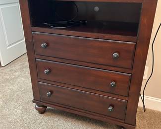 	#33	Chest 35x17x41	 $100.00 				