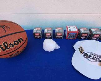 Signed Sports Memorabilia Baseballs  Basketball  2001 Diamondbacks World Series Hat