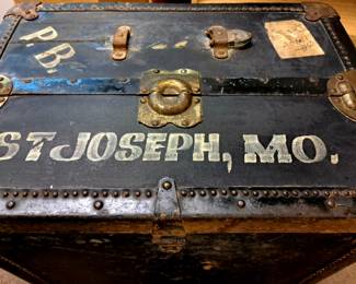 "P. B. St. Joseph, MO." side panel Hartmann Trunk