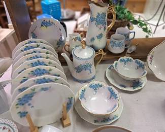 Much china and figurines. Vintage hand painted German China set