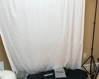 Mount Dog photographic backdrop with lights and different color drops