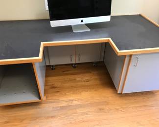 Modular computer desk