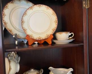 Meiti service for eight