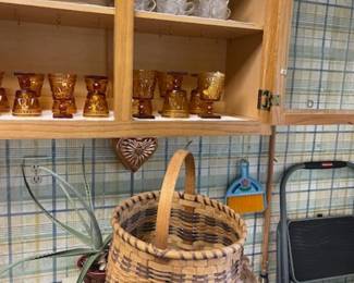 Handwoven basket, amber glasses