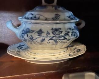 Blue Danube tureen