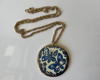 Lot 4363 Vintage Cloisart Butterfly Pendant Cloissonne Necklace