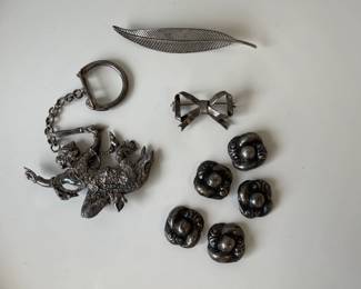 Lot 4348 Sterling Silver Lot  5 Buttons  Keychain  Pin Brooch