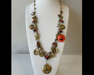 Lot 4351 Vintage Halloween Trinket Charm Necklace