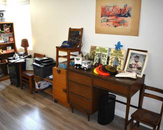 Middle Bedroom Overview