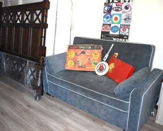 Middle Bedroom Overview