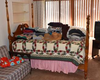 Middle Bedroom Overview