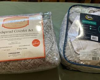 Bedspread Coverlet Set * Serta Heated Plush Blanket * King Size