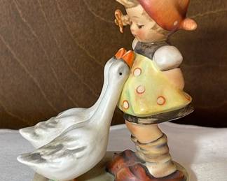 Hummel Figurine GOOSE GIRL * 4.25” Tall * Germany 47 3/0