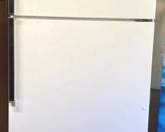 Kenmore Coldspot 20 Cubic Foot Refrigerator * Plugged In And Working