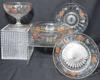 4 Decorative Glass Pieces With Floral Design