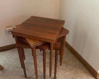 Nesting tables. Largest is 20 x 14.5 x 14.5