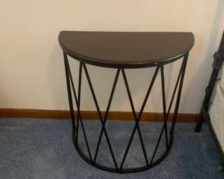 Metal side table. 25 x 24 x 13