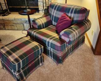 Oversize plaid chair with ottoman 32 x 36 x 40
