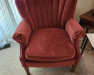 Rose tufted chair