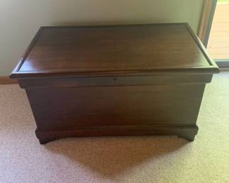 Cedar chest. 21 x 39 x 24