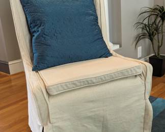 Slipcovered chair 