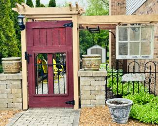 Charming garden pots and accessories
