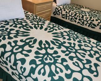 Twin Beds and wonderful Hawaiian Style Quilts! 