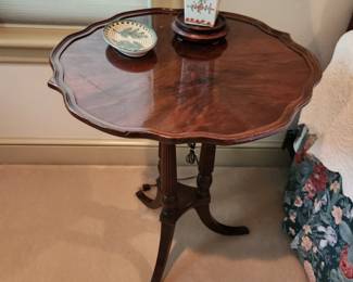 Vintage Mahogany Piecrust Tripod Table 