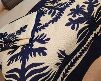 Fantastic Hawaiian Style Handmade Quilt and Shams 