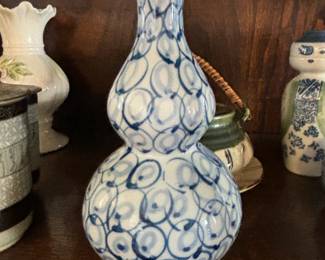 Ceramic tea pots and other items