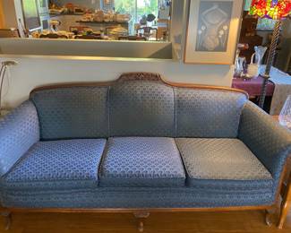 A better shot of the sofa