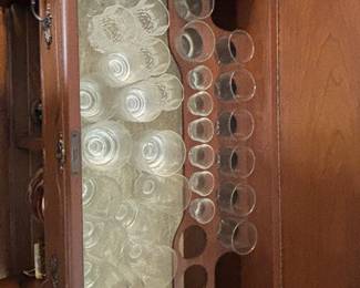 Retro bar with hidden glass storage