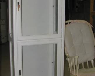 Lighted curio, no shelves