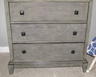 3 drawer chest