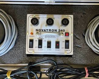 Novatron 240 2-Head Lighting Kit Flash Kit w/ Hard Case