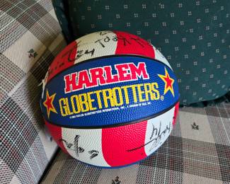 Harlem Globetrotters signed ball