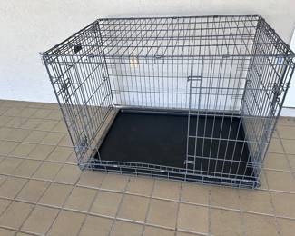 Several sizes of dog cage 