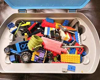 Box of Assorted Lego - Approx One Pound of Lego