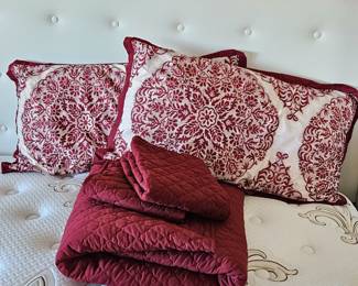 Bedding - King Size Burgundy Lightweight Quilted Bedspread Plus Four Pillow Shams