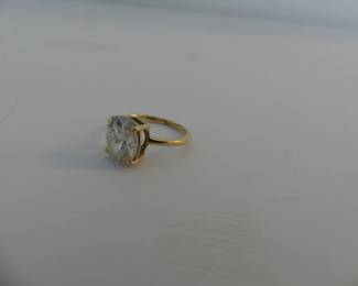 Vintage 14k Gold Ring with Antique Cushion Cut Cubic Zirconia - Size 5½ - TW 2.9g