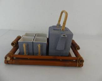 Japanese Square Bubble Glaze Tea Set - 4 Cups, Tea Pot & Bamboo Tray