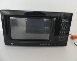 GE 1.4-cu. ft. 1100-Watt Sensor Microwave Over Model #WES1450DN1BB - Black - 22" x 16" x 13"