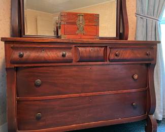 Very nice dresser in great shape with mirror.