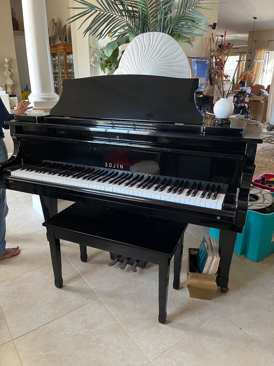 Gorgeous Black Laquer Baby Grand Piano 