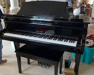 Gorgeous Black Laquer Baby Grand Piano 