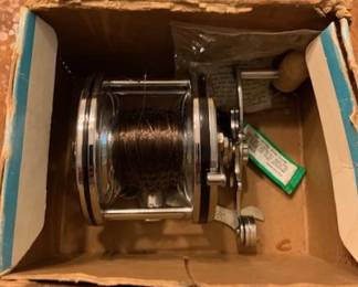 Penn Senator Reel with Bakelite Handle