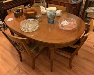 MCM Table with 6 Chairs and 1 Leaf