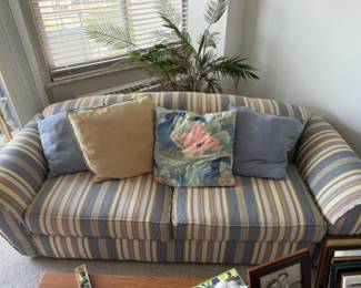 Lovely couch and love seat 